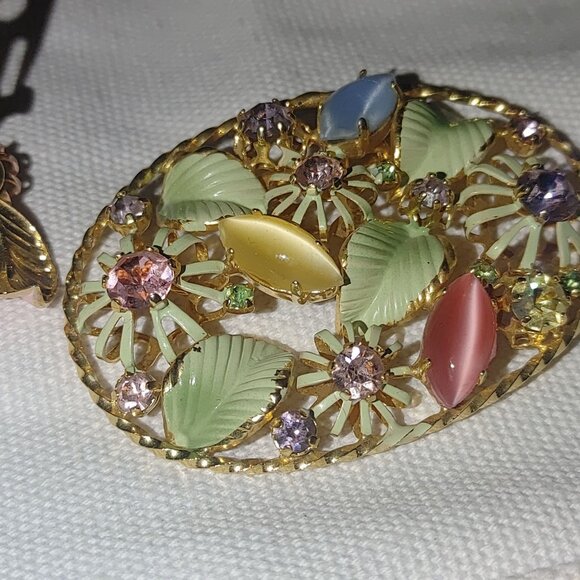 Austria Gold-Tone Rhinestone Floral Brooch Clip On Earrings Set Vintage Stamped - Picture 9 of 11